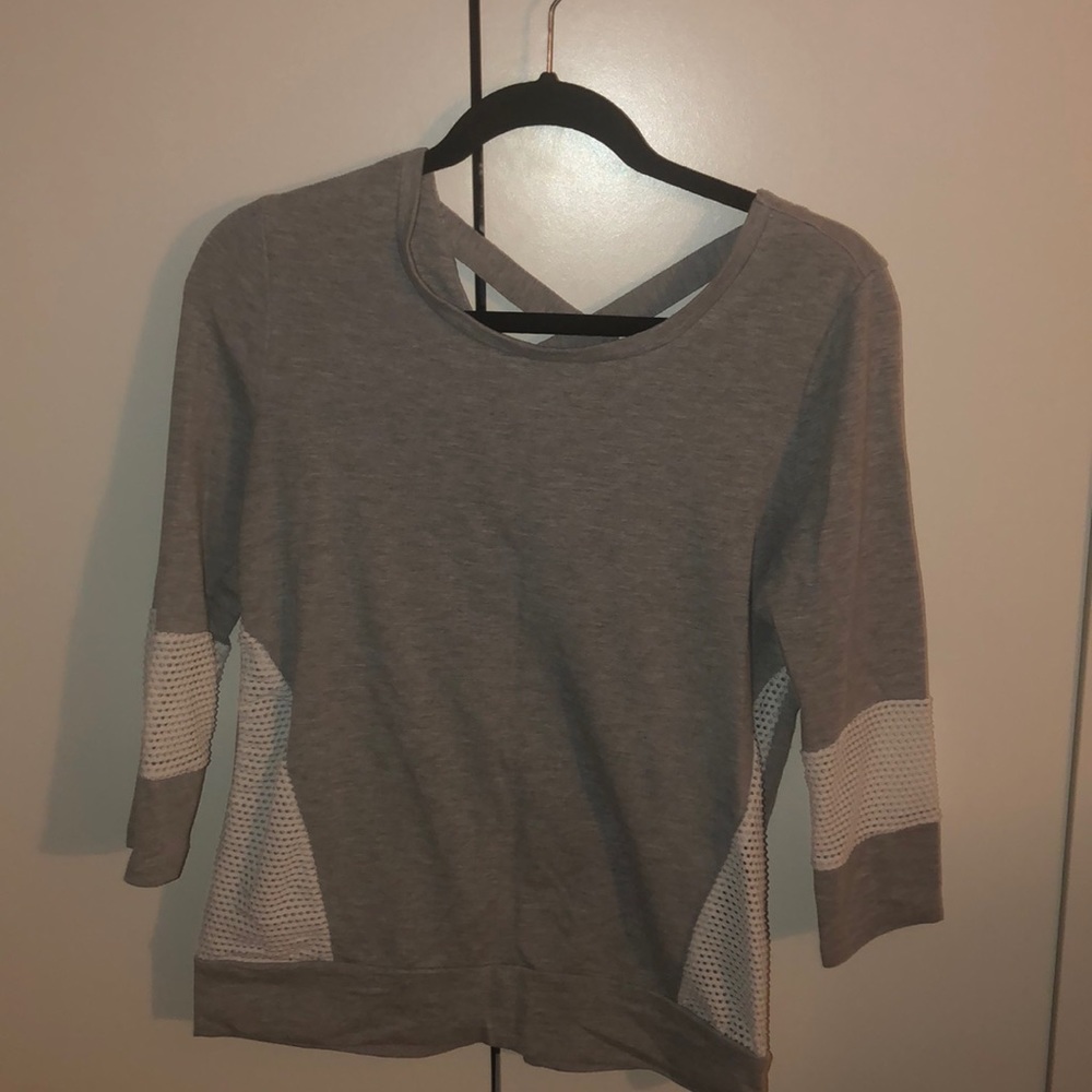 Cute quearters sleeve active sweater
